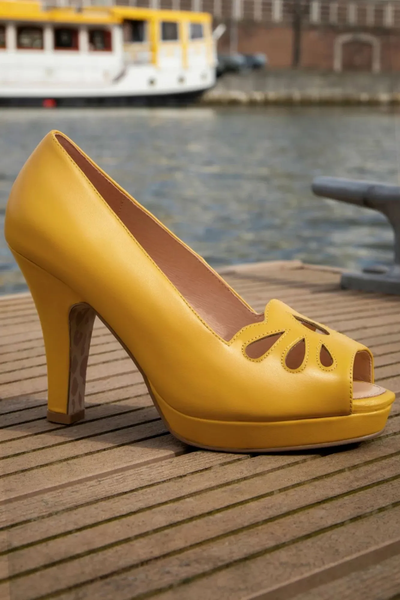 angie_monaco_peeptoe_pumps_in_mango_mojito_1.webp Outlet Lola Ramona u2665 Topvintage Angie Monaco Peeptoe Pumps In Mango Mojito