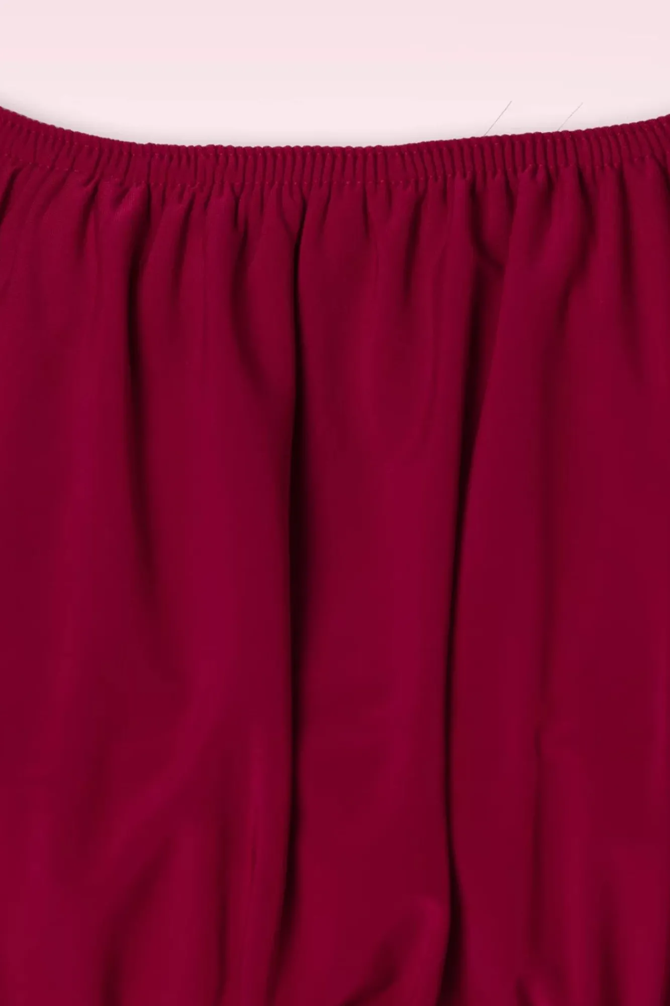 belinda_offshoulder_top_in_rood_2.webp Discount Vintage Chic for Topvintage Belinda Off-Shoulder Top In Rood