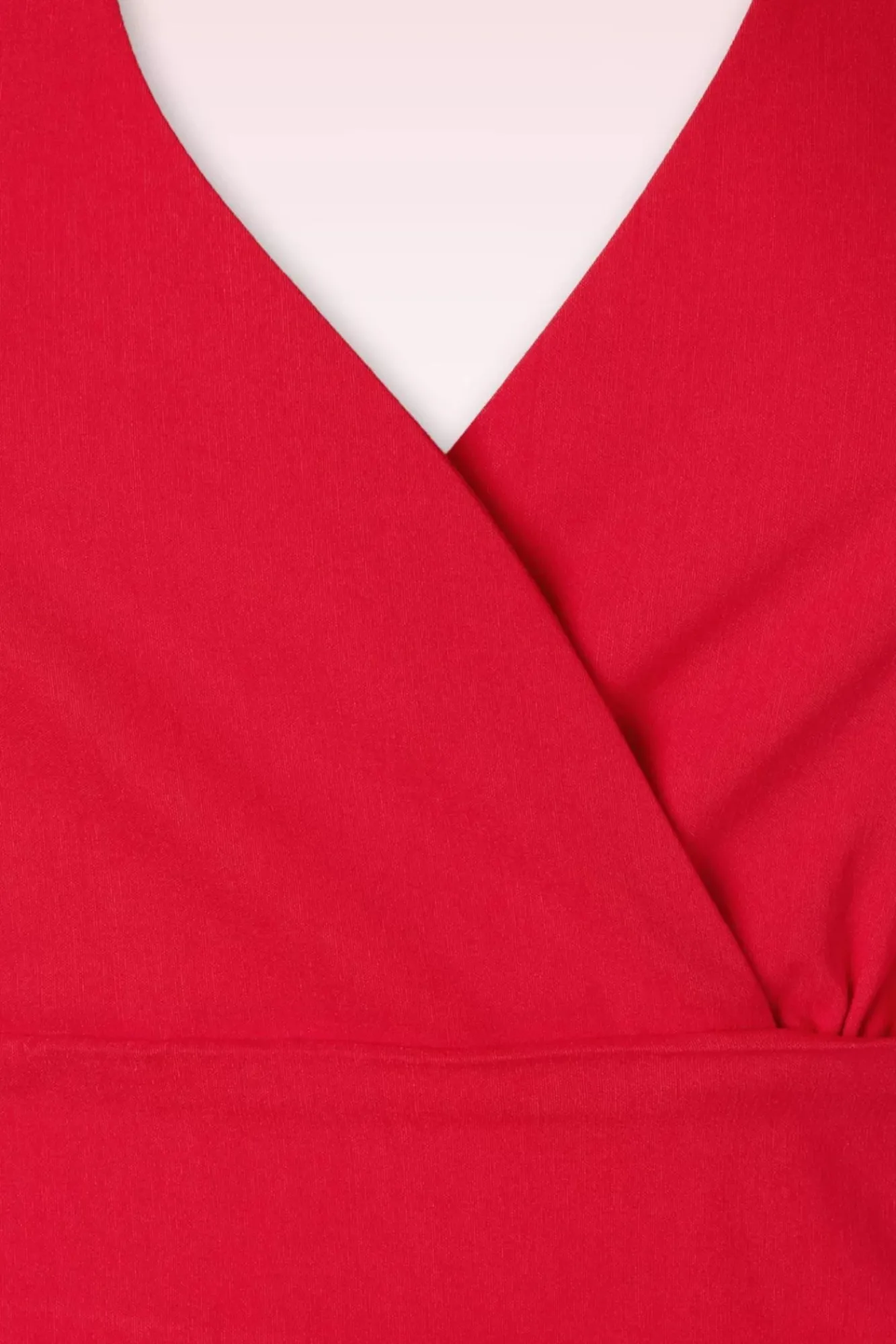 cher_halter_pencil_jurk_in_rood_2.webp Outlet Vintage Chic for Topvintage Cher Halter Pencil Jurk In Rood