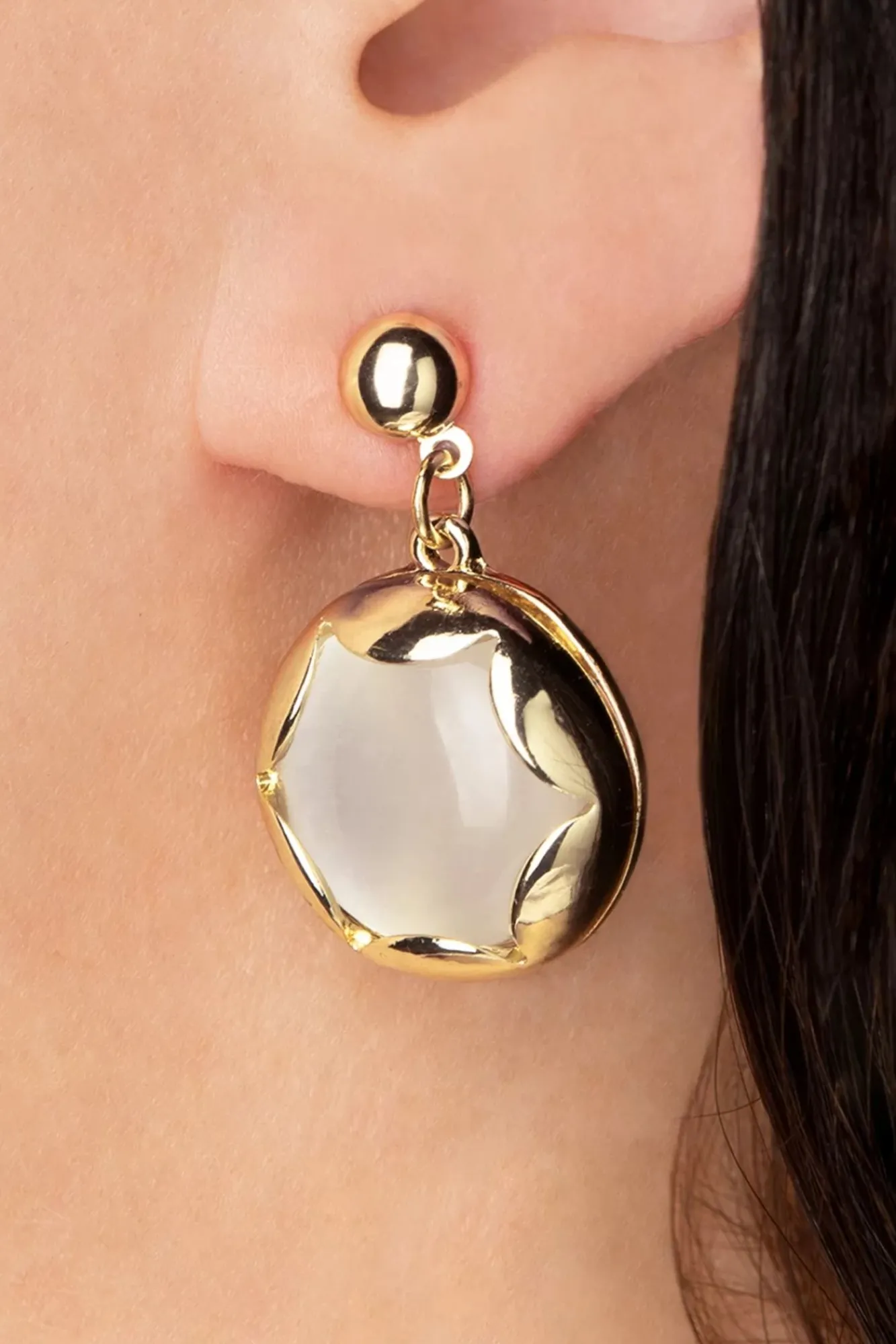 gold_plated_cat_eye_oorstekers_in_wit_0.webp Flash Sale Lovely Gold Plated Cat Eye Oorstekers In Wit