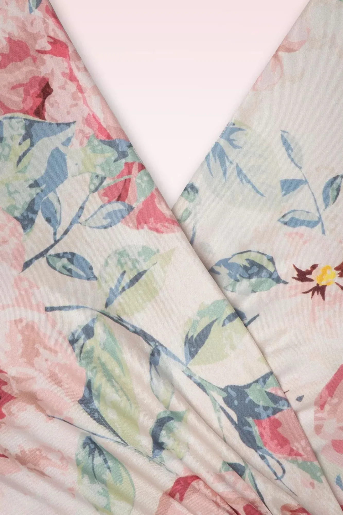 irene_flower_overslagswingjurk_in_zijdeachtig_creme_3.webp Online Vintage Chic for Topvintage Irene Flower Overslagswingjurk In Zijdeachtig Creme