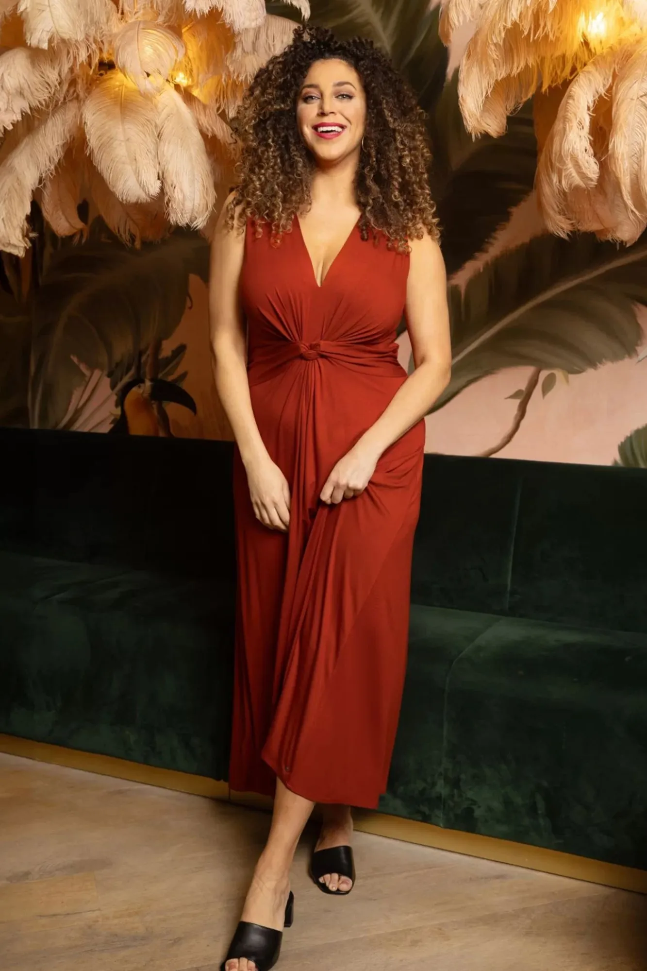 jasmine_maxi_jurk_in_steenrood_0.webp New Surkana Jasmine Maxi Jurk In Steenrood