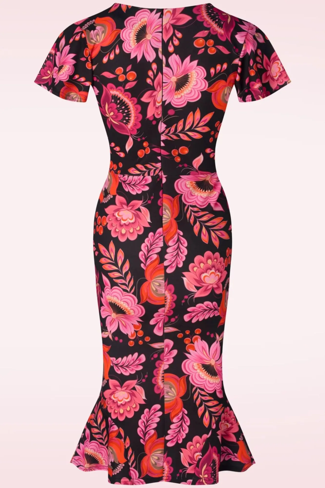 katie_floral_pencil_jurk_in_zwart_en_roze_1.webp Store Vintage Chic for Topvintage Katie Floral Pencil Jurk In Zwart En Roze