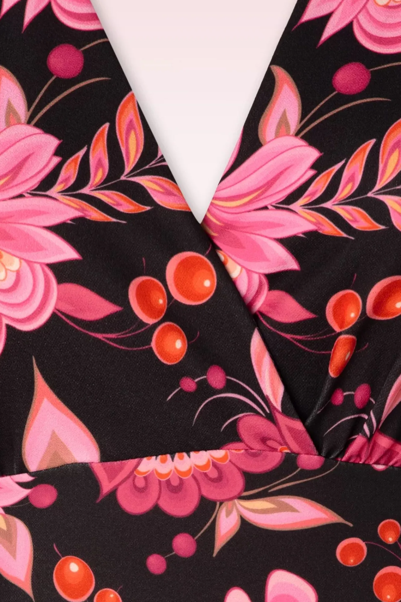 katie_floral_pencil_jurk_in_zwart_en_roze_2.webp Store Vintage Chic for Topvintage Katie Floral Pencil Jurk In Zwart En Roze