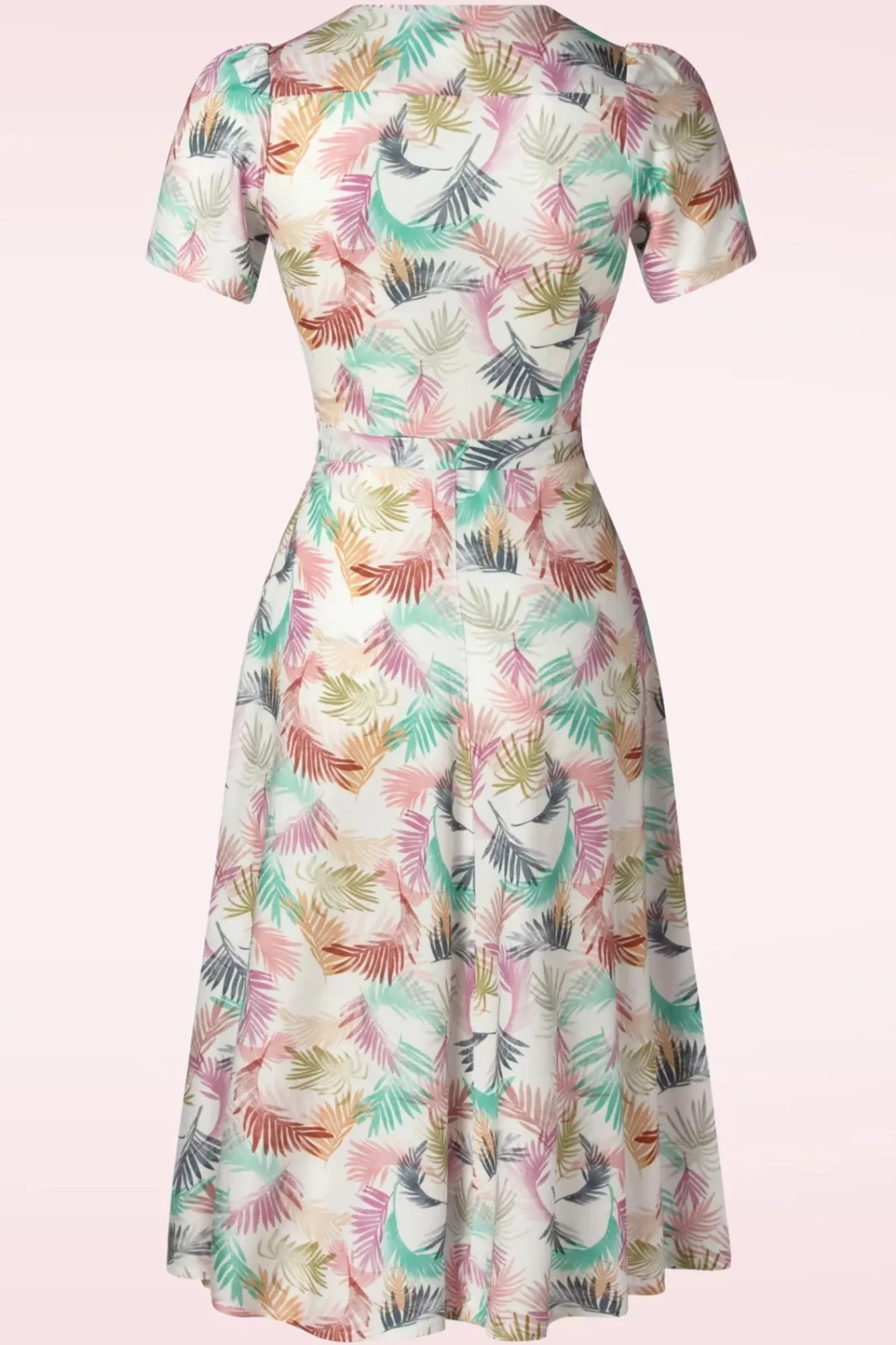 magnolia_gatsby_pastel_bloemen_jurk_in_wit_1.webp Shop Very Cherry Magnolia Gatsby Pastel Bloemen Jurk In Wit