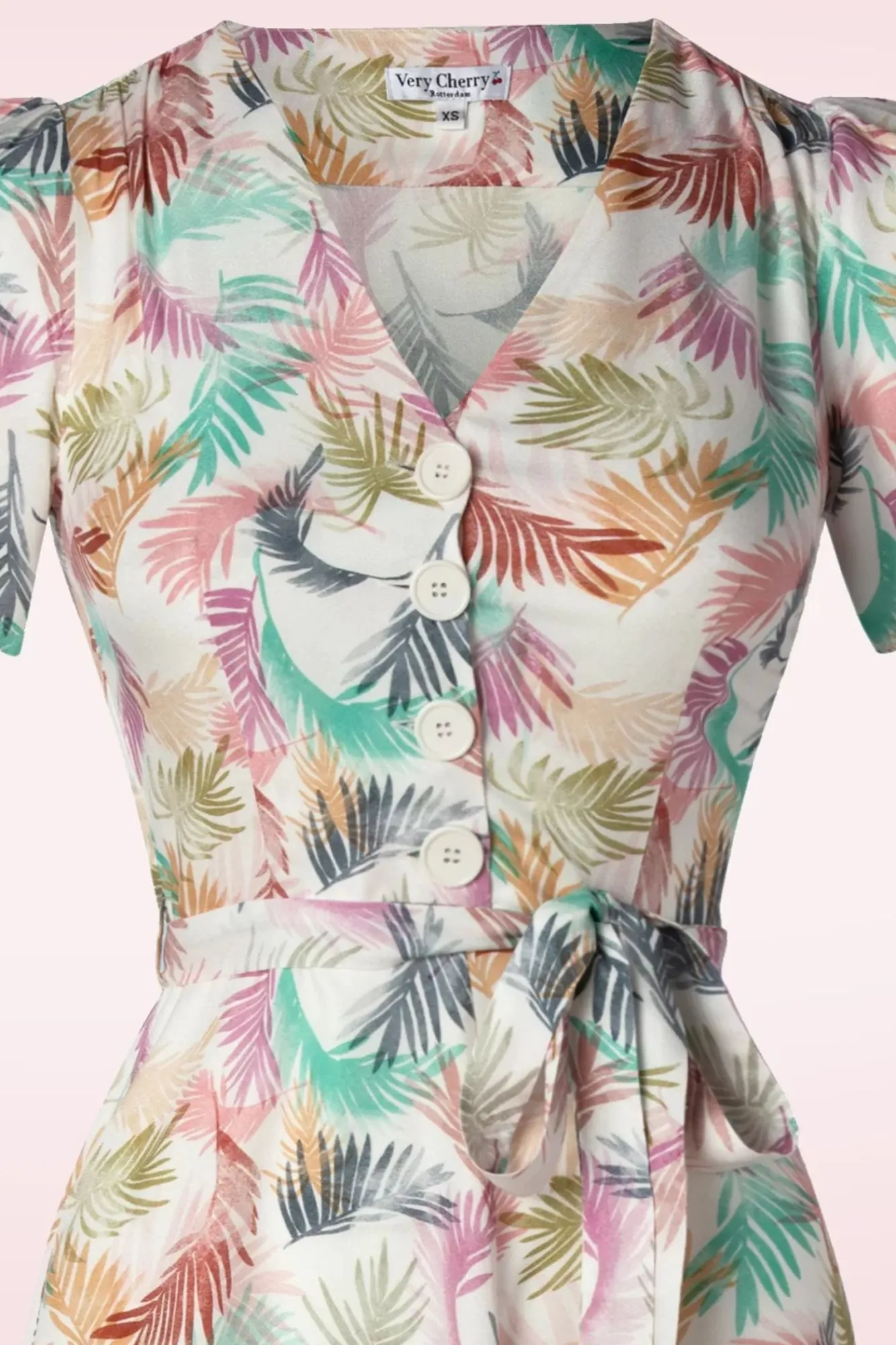 magnolia_gatsby_pastel_bloemen_jurk_in_wit_2.webp Shop Very Cherry Magnolia Gatsby Pastel Bloemen Jurk In Wit