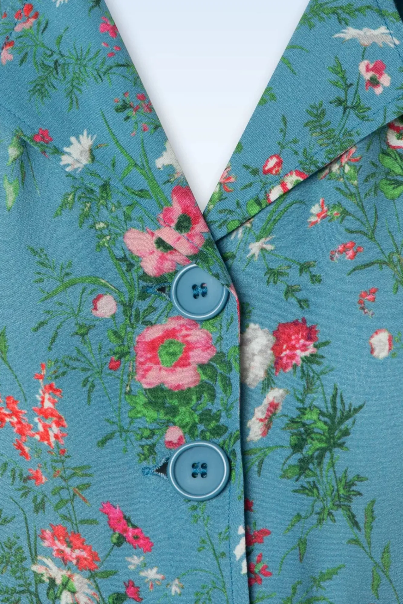 revers_fieldbouquet_midi_jurk_in_blauw_2.webp New Very Cherry Revers Fieldbouquet Midi Jurk In Blauw