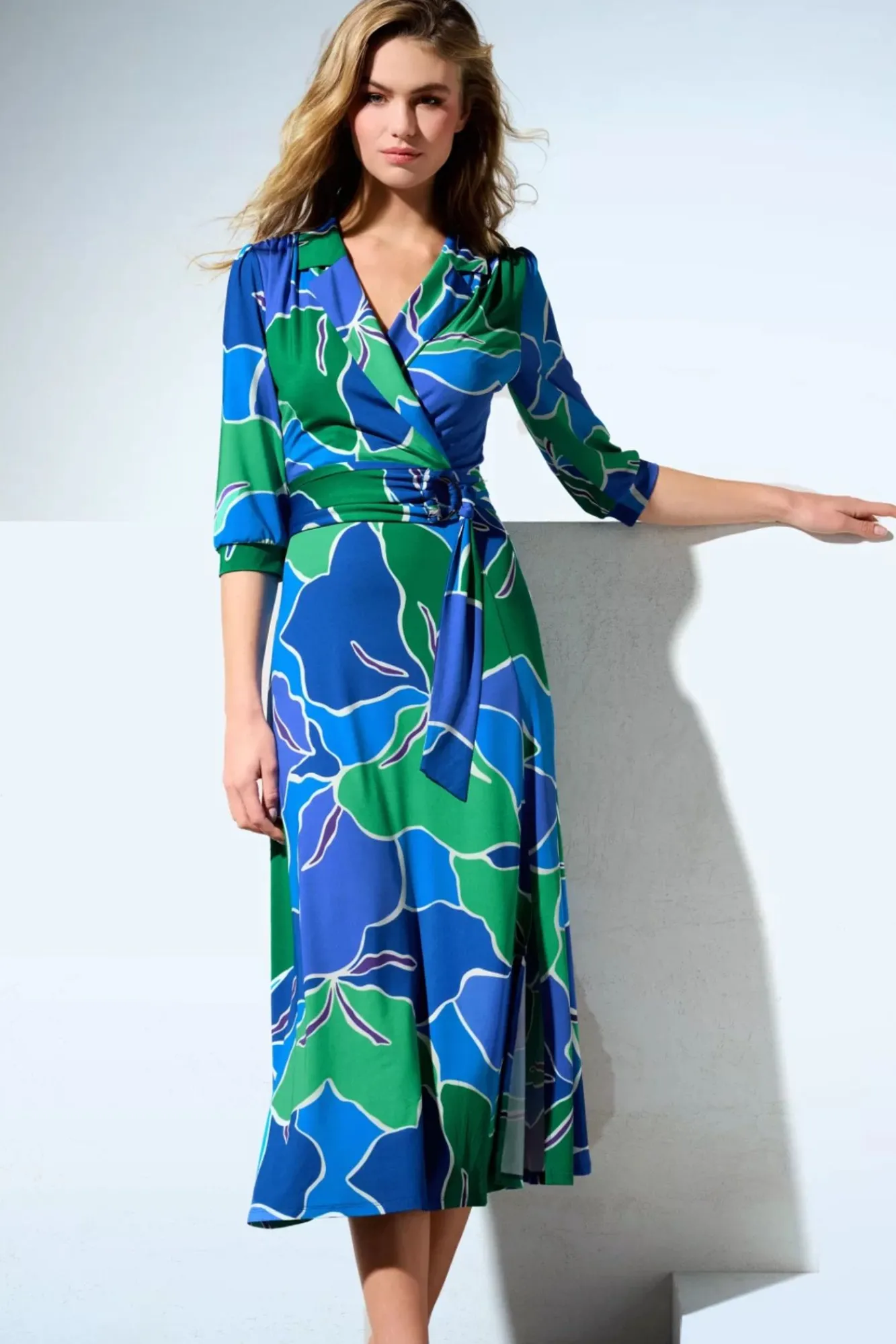 vera_crossover_maxi_jurk_in_blauw_en_groen_0.webp Outlet K-Design Vera Crossover Maxi Jurk In Blauw En Groen